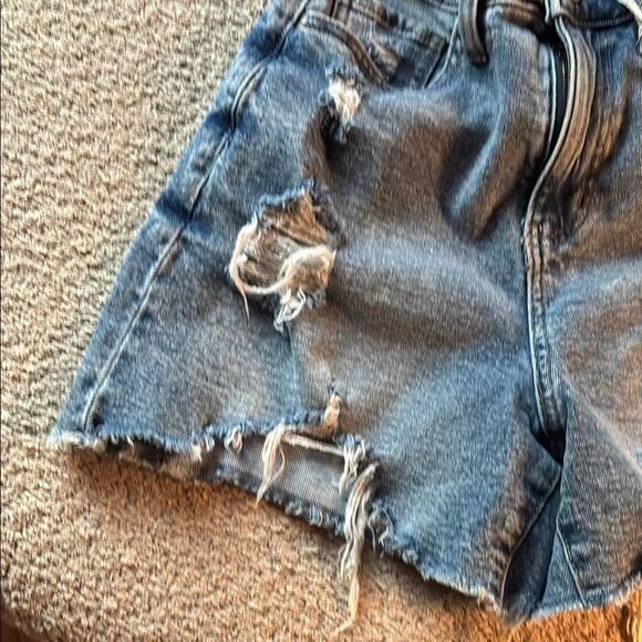 SO Distressed Denim Shorts - Picture 5 of 8